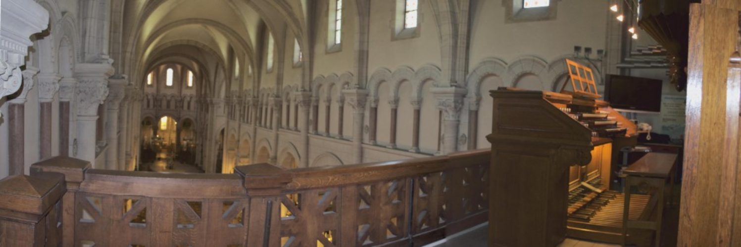 Console du grand orgue de Saint Pierre de Neuilly.