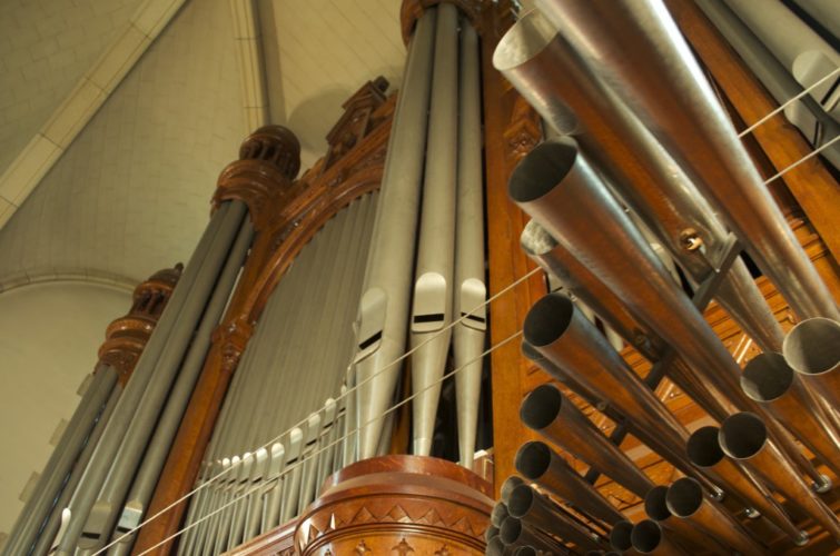 Grand orgue de Saint Pierre de Neuilly.