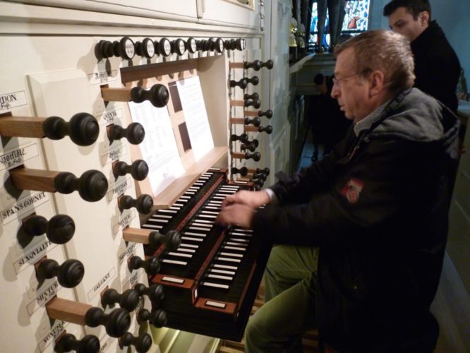 Philippe Sauvage à la console de Borgentreich (Allemagne).