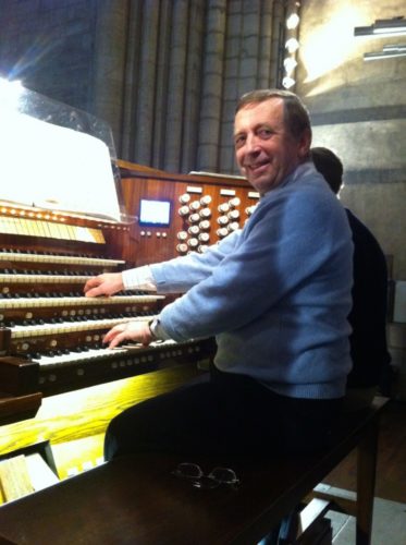 Philippe Sauvage à la console de Notre Dame de Paris.