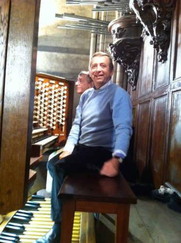 Philippe Sauvage à la console de Notre Dame de Paris.