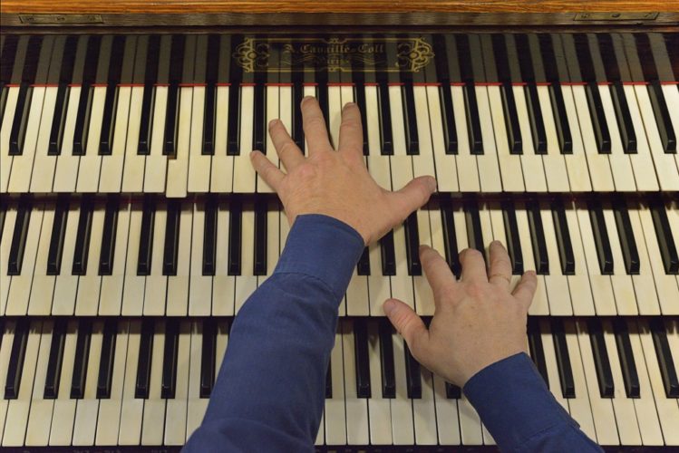 Claviers du grand orgue de Saint Pierre de Neuilly.