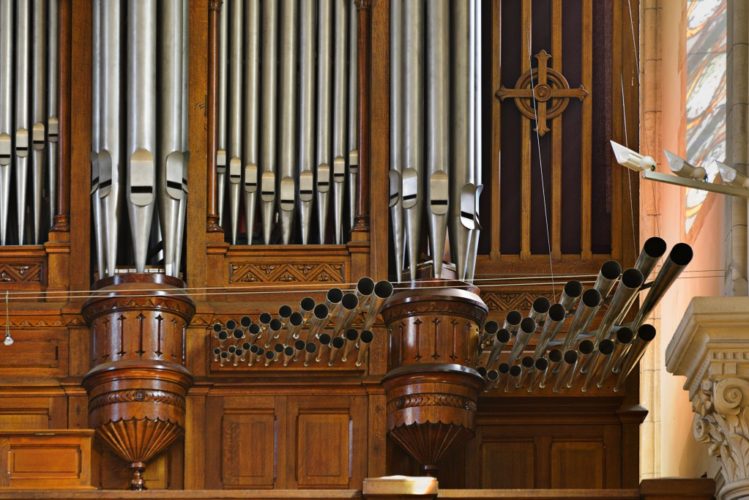 Grand orgue de Saint Pierre de Neuilly jeux de chamades.